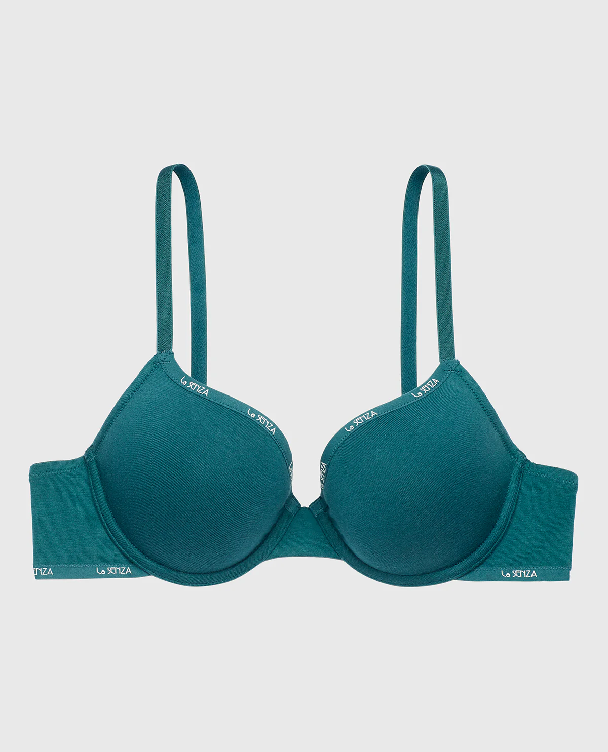 Demi Bra in Mediterranea - Image 4