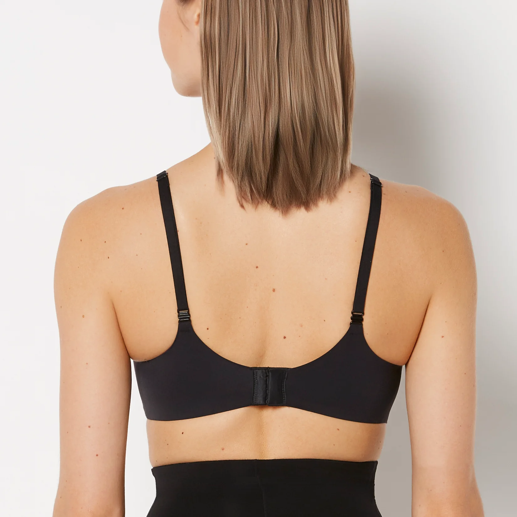 Full Coverage Wireless Push Up Bra in Tuxedo Black - Image 3