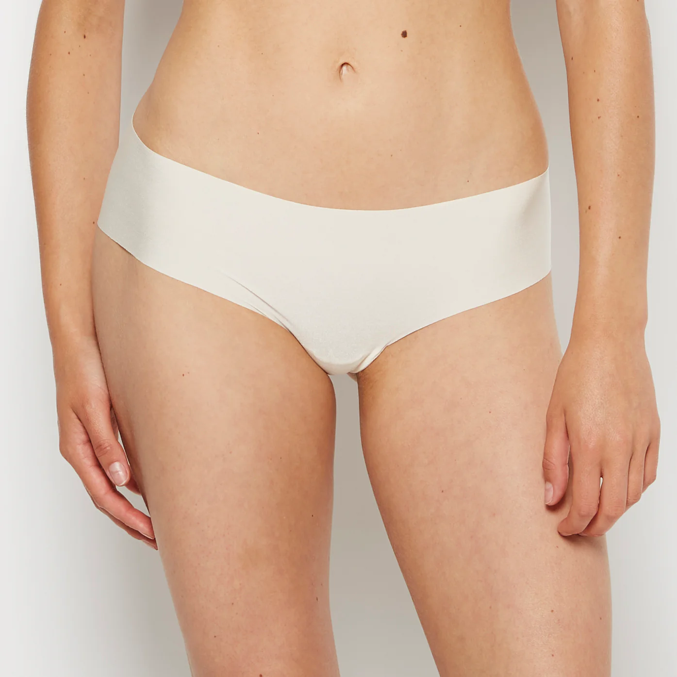 No Show Cheeky Panty in Pearled Ivory